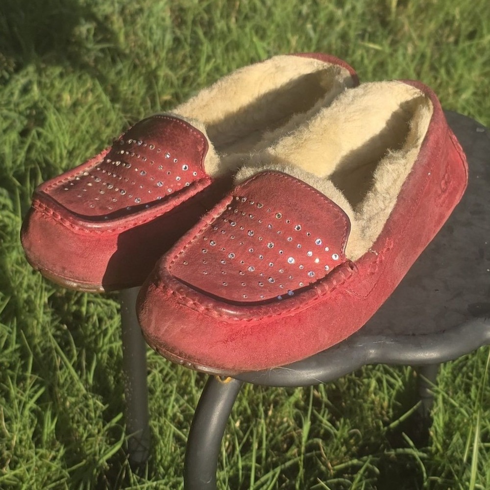 UGG Australia Ansley Red Suede Crystal Embellished Moccasin Slippers Womens